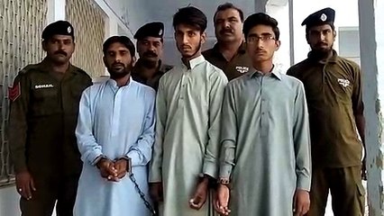 اویسا گروہ جو معصوم بچوں کے ساتھ زیادتی کی وڈیو کو انٹرنیٹ نیٹ پر وائرل کرتے تھے تھانہ بسال پوکیس ضلع اٹک کی حراست میں