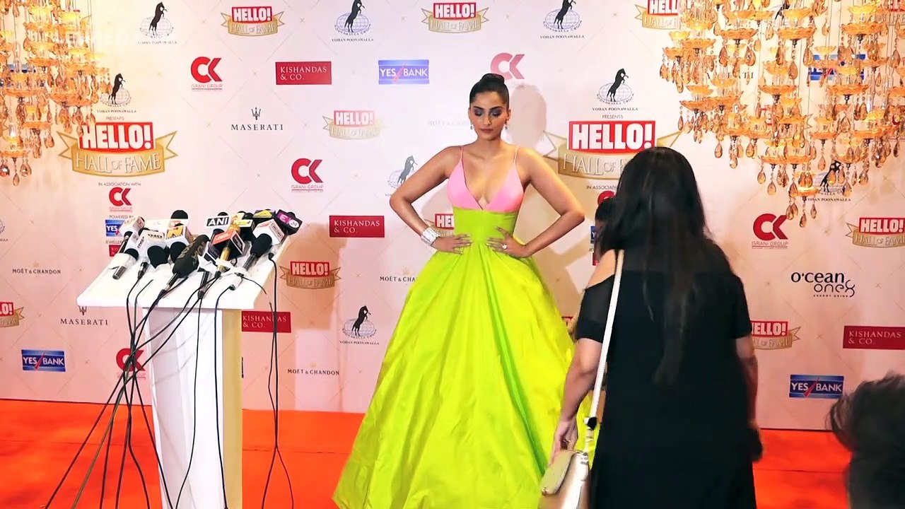 Sonam Kapoor Shines In A Daring Holi Inspired Gown At Hello Fame Awards 2019