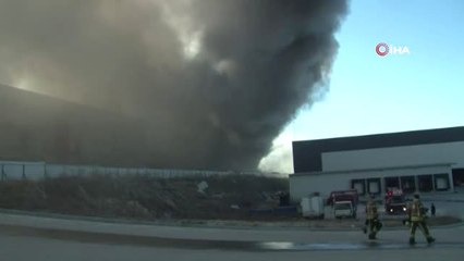 Arnavutköy'de Kimyasal Fabrikasında Yangın Havadan Görüntülendi