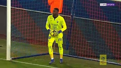 Kaleci Samba'dan büyük bir hata!