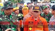 Tim SAR Gabungan Berhasil Evakuasi Korban Longsor di Lombok