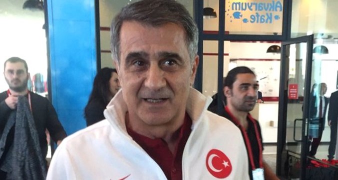 Şenol Güneş, 15 Yıl Aradan Sonra Milli Takım Eşofmanlarını Giydi
