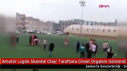 Futbolcudan ahlaksız hareket! Tribünlere cinsel organını gösterdi
