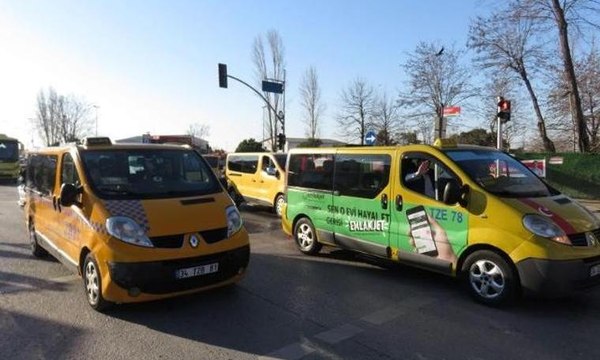 Kadıköy'de dolmuş şoförlerinden İşlerimiz düştü eylemi