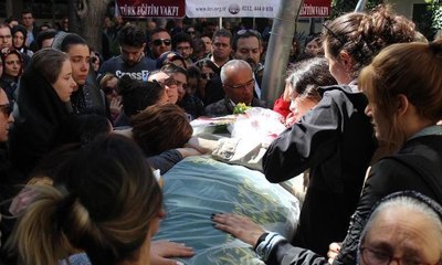 Nazlı Çiçek'e veda...