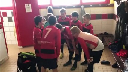 DANS LES VESTIAIRES DES U13 B