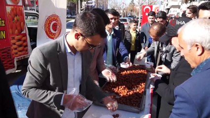 Çanakkale ve Yeni Zelanda şehitleri için lokma dağıtıldı