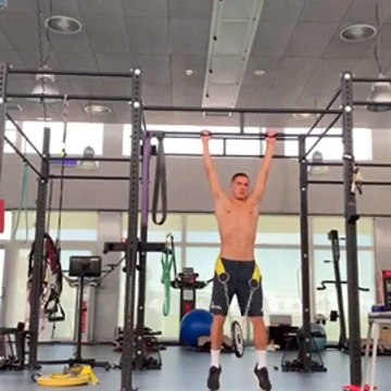 Lucas Vázquez se machaca en el gimnasio del Real Madrid en Valdebebas