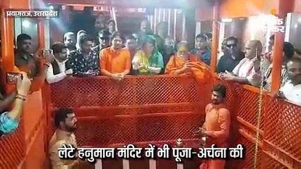 प्रियंका स्टीमर से वाराणसी के लिए प्रयागराज से हुई रवाना