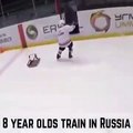 Entrainement des enfants russes en Hockey sur Glace... Complètement dingue