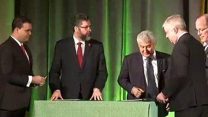 Brasil e EUA firmam acordo para uso de Alcântara