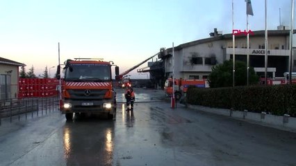 Hadımköy'de Fabrika Yangını Gündüz Görüntüleri