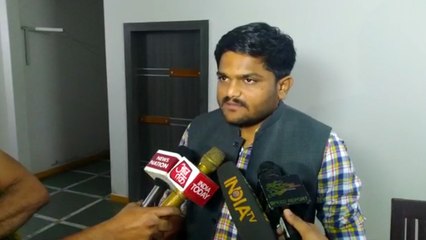 बीजेपी की 'चौकीदार' मुहिम को 'बेरोजगार' लिखकर हार्दिक पटेल ने दिया जवाब