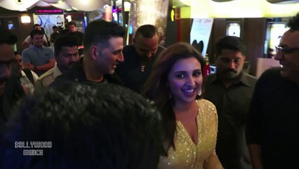 Akshay Kumar Makes FUN of Karan Johar in Front of Media At Kesari Press Conference