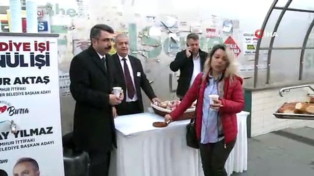 Yıldırım Belediye Başkan Adayı Yılmaz'dan vatandaşa sıcak çorba ikramı