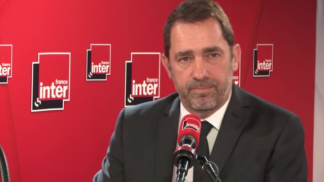 Christophe Castaner, sur la violence en marge des manifestations de gilets jaunes : Entre le 1er et le 8 décembre, j'ai décidé de changer la doctrine du maintien de l'ordre, doctrine qui n'a pas été appliquée samedi dernier