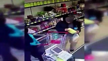 Yaşlı adam çocuktan düşen 100 lirayı alıp kaçtı