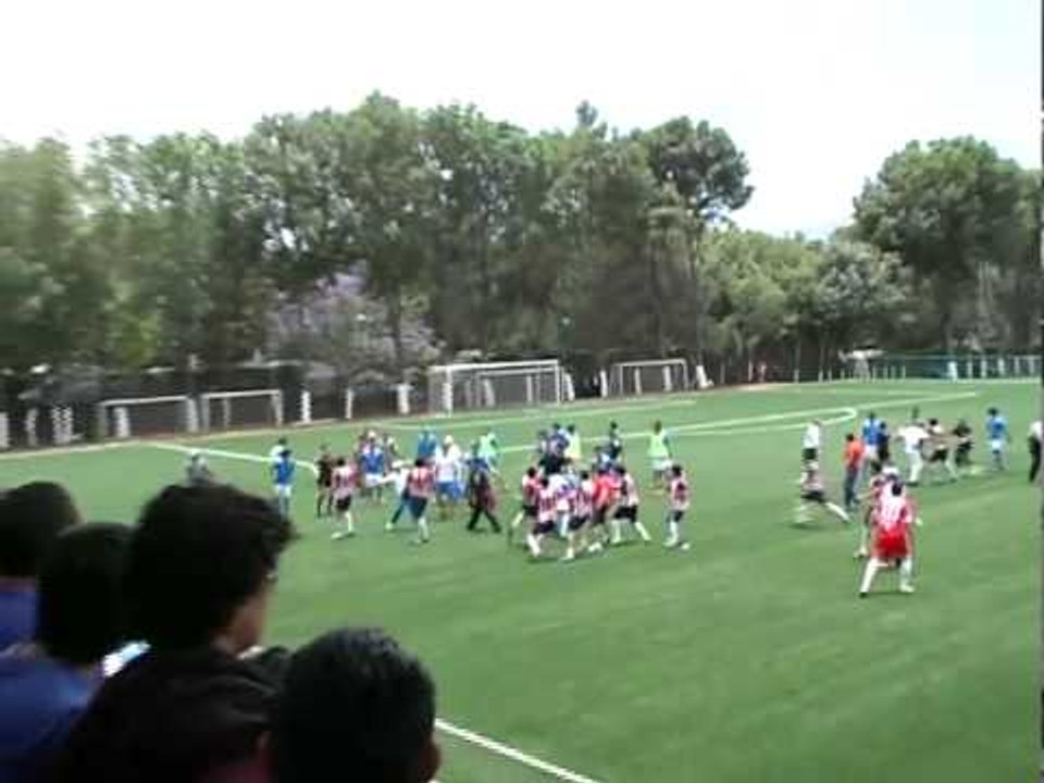 Trifulca entre Cruz Azul y Chivas Sub 17