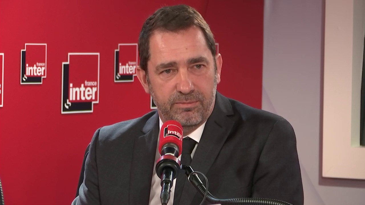 Christophe Castaner, ministre de l'Intérieur n'a pas envisagé de démissionner: "Je ne crois pas qu'être chef, ce soit de battre ma coulpe"