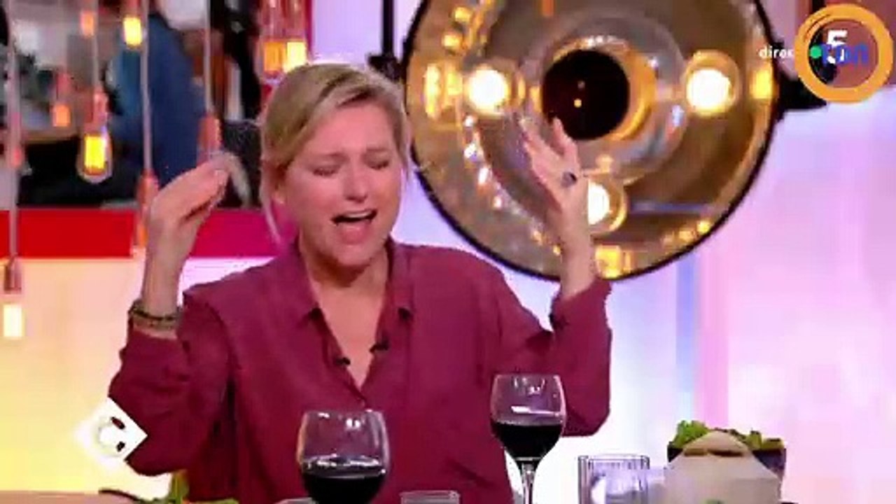 JoeyStarr fait boire Anne-Elisabeth Lemoine, l’animatrice perd le contrôle !