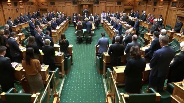 - Yeni Zelanda Parlamentosu Oturuma Kuran-ı Kerim İle Başladı- Yeni Zelanda Başbakanı Jacinda Ardern:- 'Sizden Rica Ediyorum, Teröristin Adını Değil Hayatını Kaybedenlerin Adını Söyleyin'