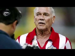 Omar Bravo a 4 goles de romper el récord de Chava Reyes