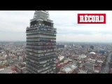 Acróbatas crean las siglas de la CDMX en la Torre Latino