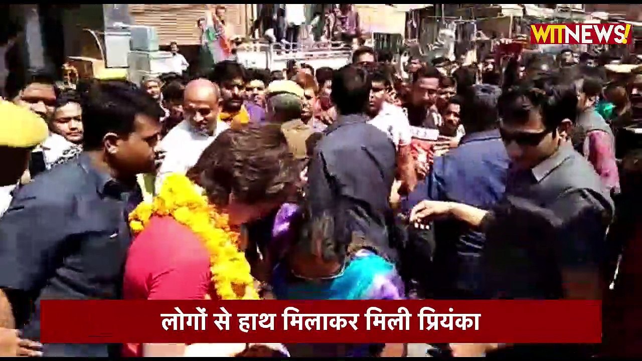 भदोही- गंगा यात्रा के मुकाबले सड़क मार्ग से जनता में पैठ बनाने में जुटी प्रियंका गांधी