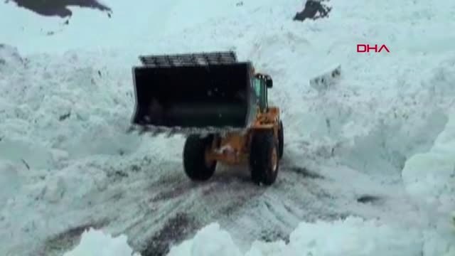 Hakkari Çığ Nedeniyle Kapanan Hakkari- Şırnak Karayolu Açıldı