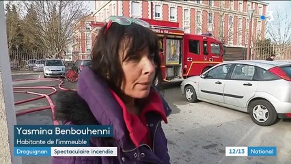 Var : un spectaculaire incendie ravage un immeuble à Draguignan