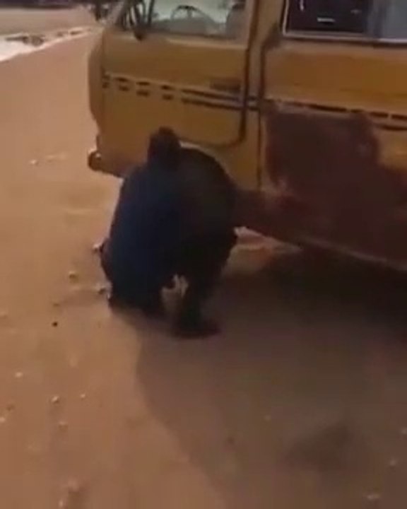 Pas simple de rouler avec une camionnette qui ne peut pas tourner !