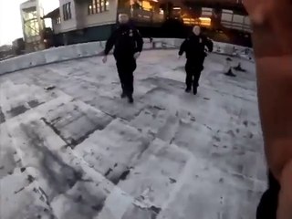 Ce champion de parkour réussi à échapper à deux policiers d'une façon géniale