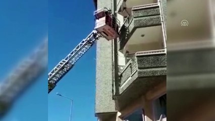 Yangında mahsur kalan 5 kişiyi itfaiye kurtardı - ELAZIĞ