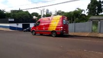 Mulher é atingida por carro na Rua Rio de Janeiro
