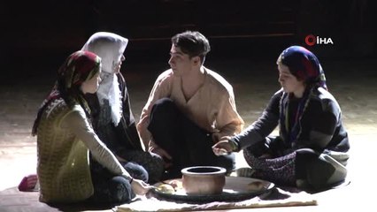 Arnavutköy'de Sahnelenen "Çanakkale Vatan Sağolsun" İsimli Tiyatro Oyunu İzleyenlere Duygusal Anlar...