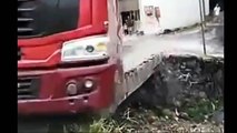 shocking !! Truck Driver with Super Fast GOD SKILL