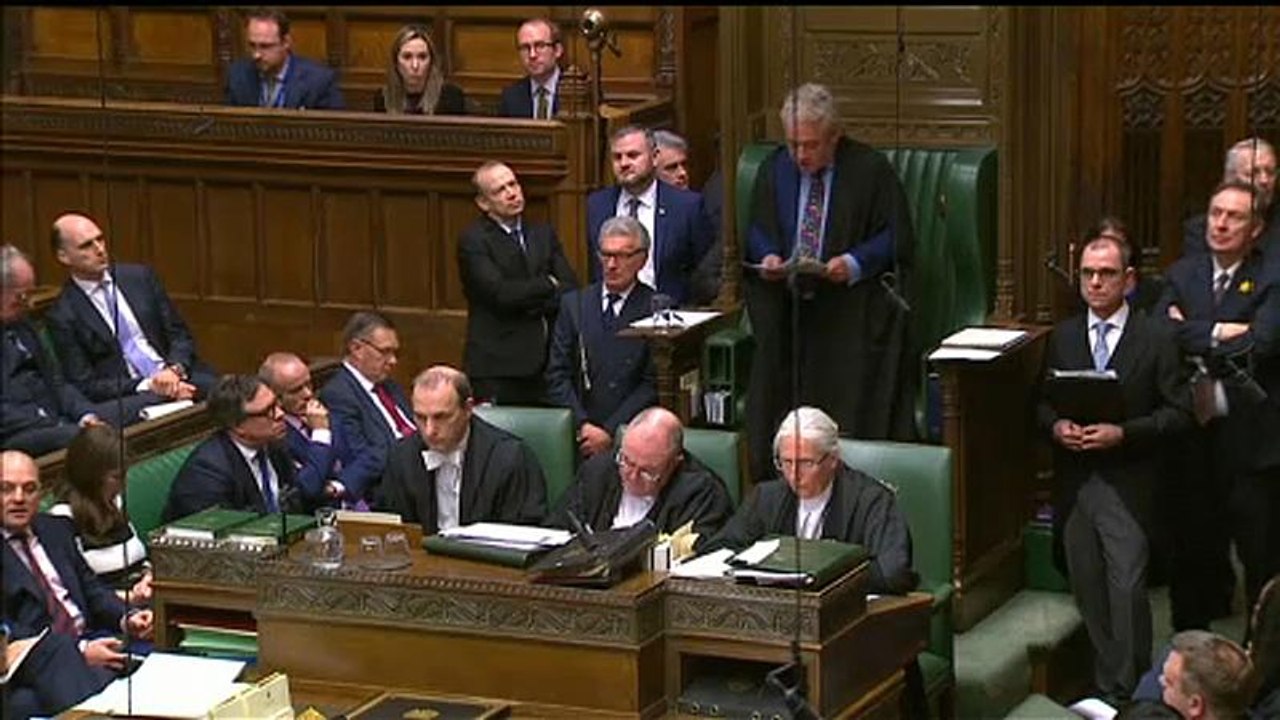 PM britânica quer adiar o Brexit