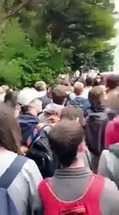 Yeni Zelanda'da öğrenciler ezan sırasında saygı duruşunda bulundular