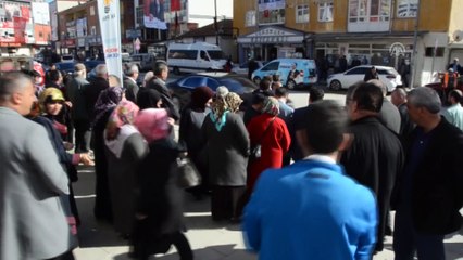 Bakan Selçuk, Akyurt'ta AK Parti'nin seçim bürosunu ziyaret etti - ANKARA