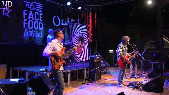 Circolo Vizioso - While My Guitar Gently Weeps