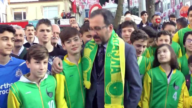 Bakan Kasapoğlu, Akçakoca’ya yüzme havuzu ve gençlik merkezi sözü verdi