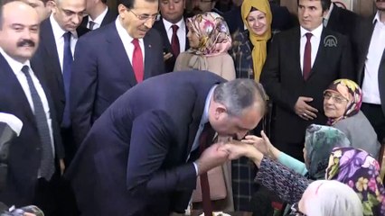 Adalet Bakanı Gül, huzurevini ziyaret etti - BOLU