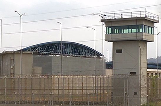 Decomisan armas de fuego en la cárcel de máxima seguridad de Guayaquil