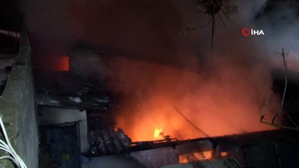 Şişli'de hurdacı dükkanında yangın
