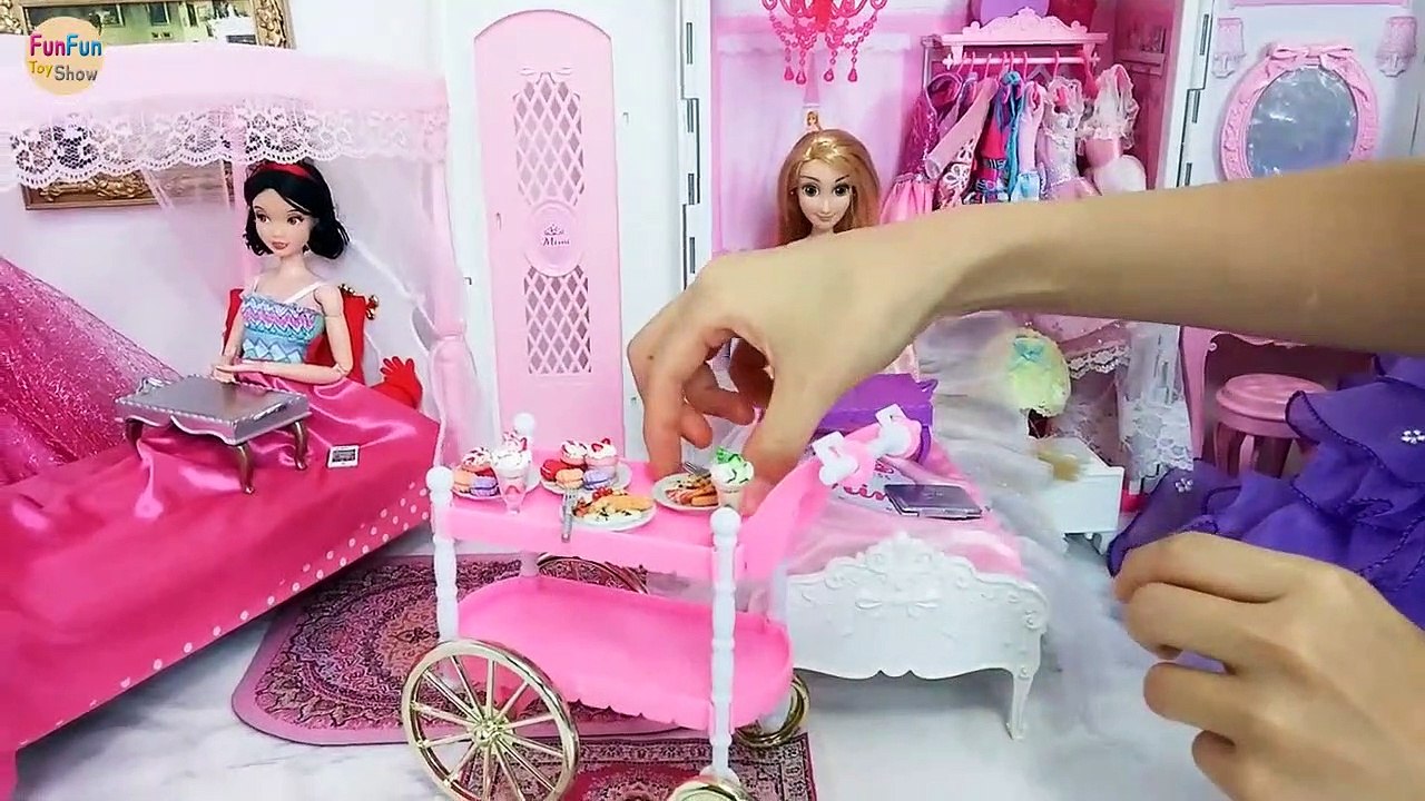 La princesse blanche-Neige, Raiponce Château Chambre à coucher Matin Habiller Gaun boneka Putri Vestido de Princesa