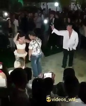 Il a été rattrapé par sa femme entrain de danser avec une autre et ça a mal tourné pour lui