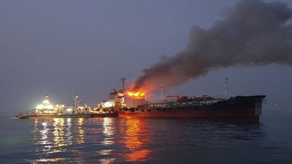 여수 석유제품 운반선 불...4명 구조·2명 수색 / YTN