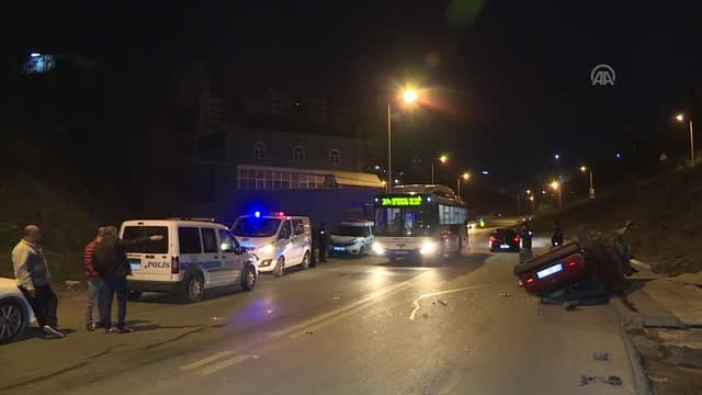 Polisten Kaçan Şüphelilerin Otomobili Takla Attı