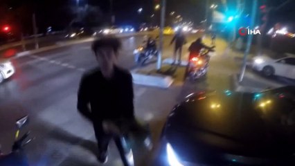 İstanbul’da motosikletli magandanın tek teker kazası kamerada