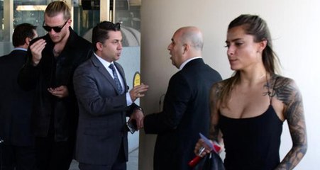 Karius ve Sevgilisi Otele Girerken Görüntülendi